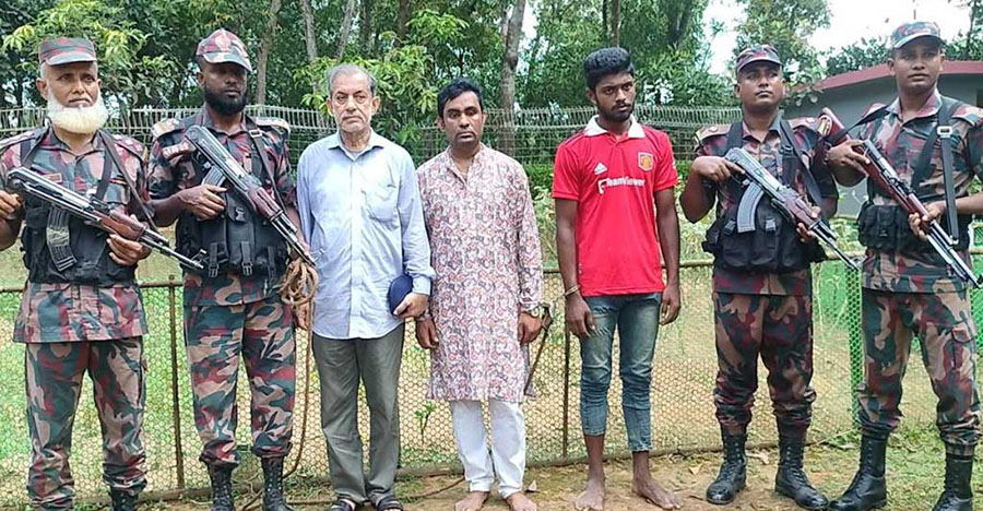 ভারতে পালানোর সময় সাবেক এমপি ফজলে করিম আটক